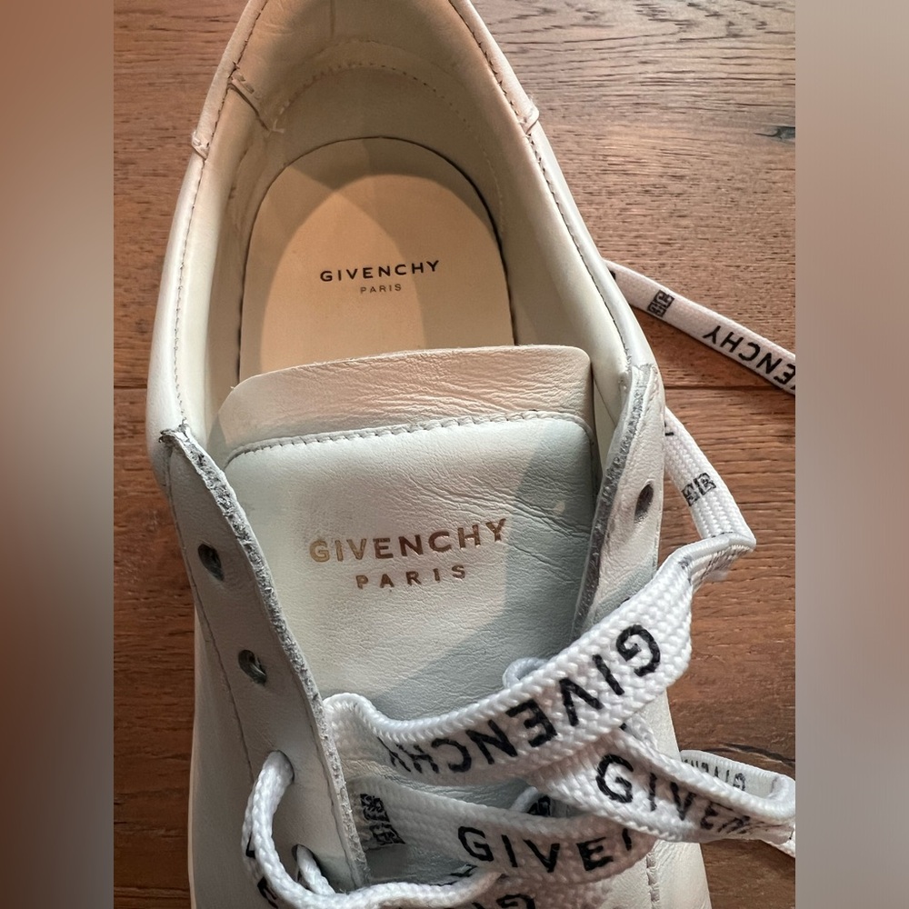 🔹Givenchy Sneakers - Picture 3 of 13